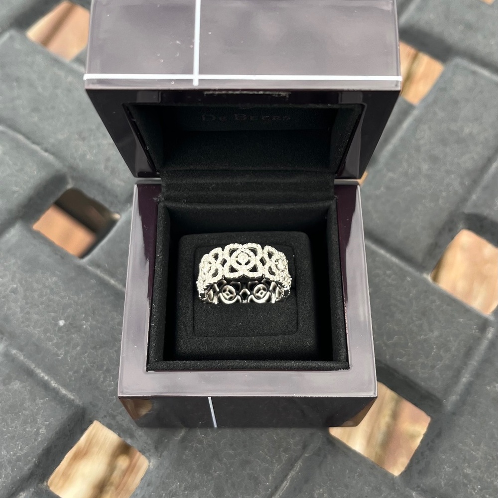 De Beers Enchanted Lotus Band